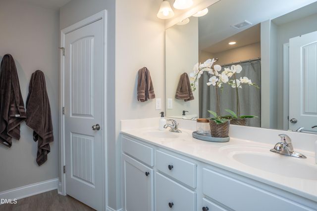145 E Porthaven Way, Clayton, NC 27527