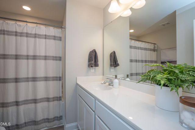 145 E Porthaven Way, Clayton, NC 27527