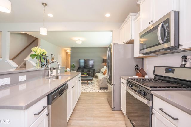 145 E Porthaven Way, Clayton, NC 27527