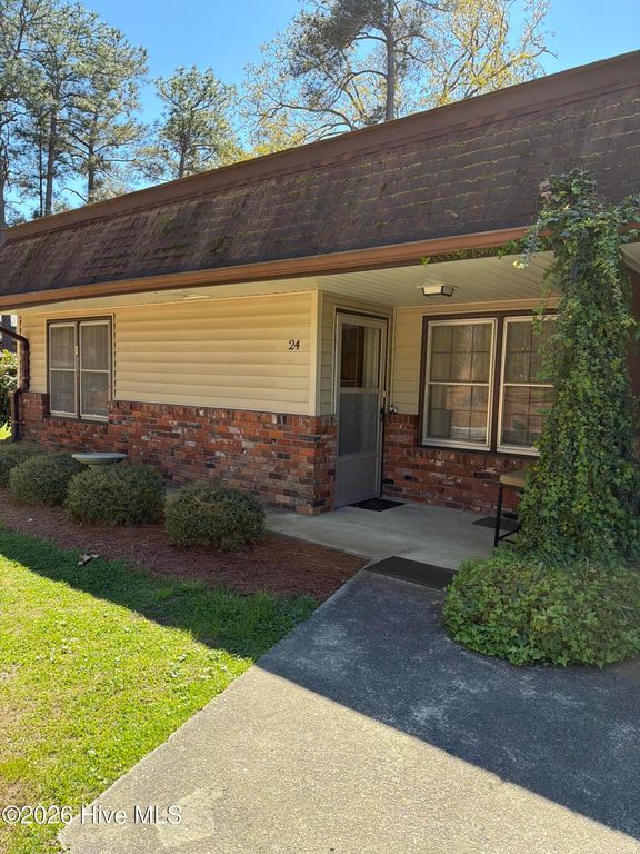 570 S May Street Apt 24, Southern Pines, NC 28387