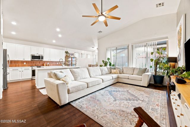 3357 N Glove Mine Court, Tucson, AZ 85745
