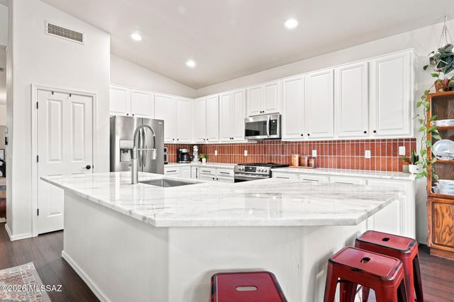 3357 N Glove Mine Court, Tucson, AZ 85745
