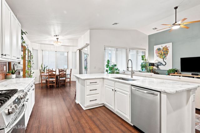 3357 N Glove Mine Court, Tucson, AZ 85745