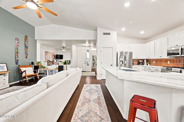 3357 N Glove Mine Court, Tucson, AZ 85745
