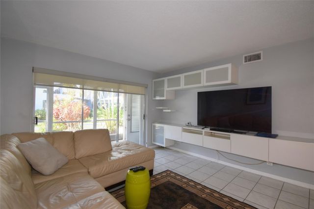 2161 NE 42nd Court 114, Lighthouse Point, FL 33064