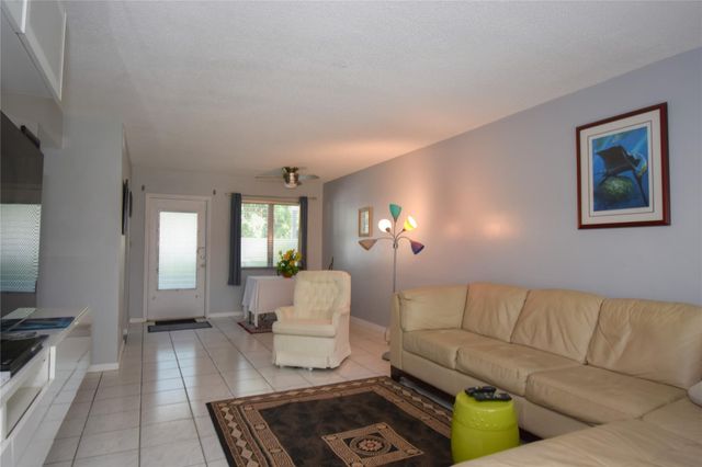 2161 NE 42nd Court 114, Lighthouse Point, FL 33064