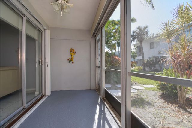 2161 NE 42nd Court 114, Lighthouse Point, FL 33064