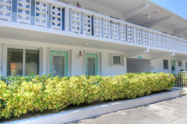 2161 NE 42nd Court 114, Lighthouse Point, FL 33064