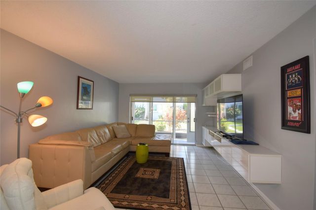 2161 NE 42nd Court 114, Lighthouse Point, FL 33064