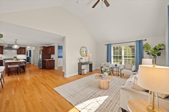 4 Look Out Circle, Middleboro, MA 02346
