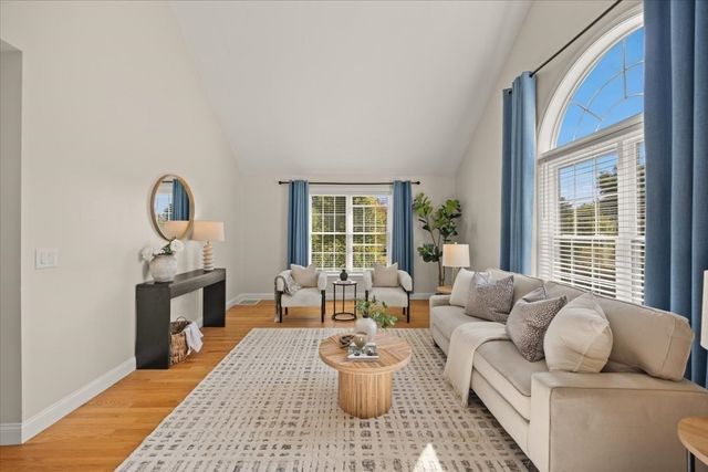 4 Look Out Circle, Middleboro, MA 02346