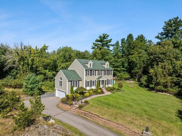 4 Look Out Circle, Middleboro, MA 02346