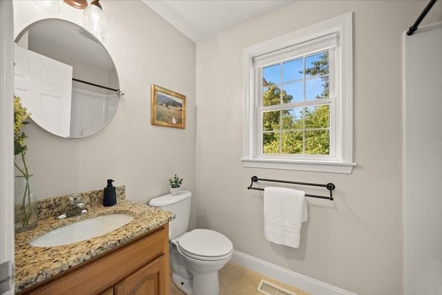 4 Look Out Circle, Middleboro, MA 02346