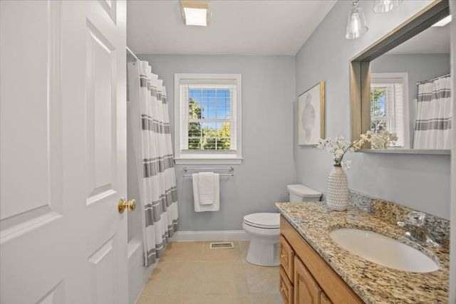 4 Look Out Circle, Middleboro, MA 02346