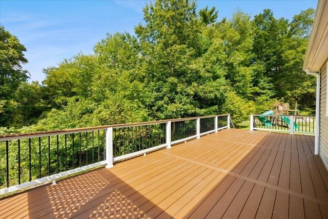4 Look Out Circle, Middleboro, MA 02346