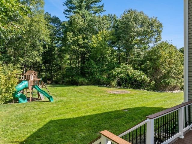 4 Look Out Circle, Middleboro, MA 02346