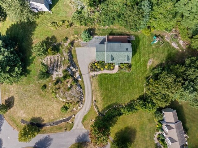 4 Look Out Circle, Middleboro, MA 02346