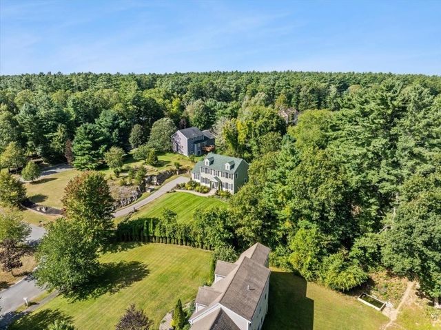 4 Look Out Circle, Middleboro, MA 02346