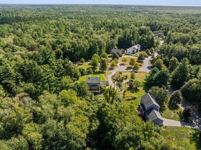 4 Look Out Circle, Middleboro, MA 02346