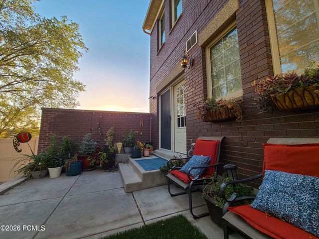 918 E Sage Park Lane, Salt Lake City, UT 84117