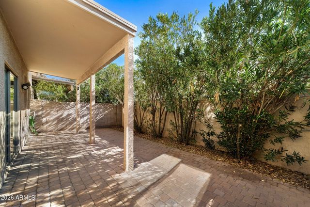 2723 E SCHILIRO Circle, Phoenix, AZ 85032