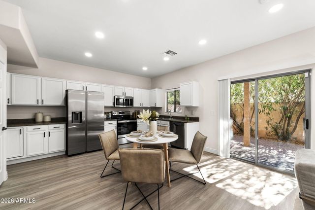 2723 E SCHILIRO Circle, Phoenix, AZ 85032