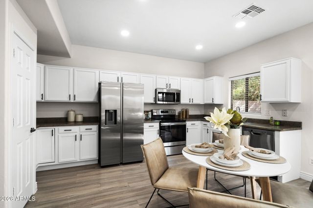 2723 E SCHILIRO Circle, Phoenix, AZ 85032