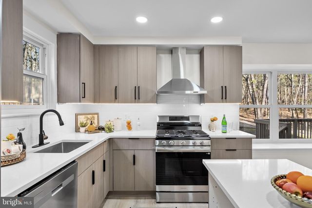 110 WILLIAM FEATHER DR, Voorhees, NJ 08043