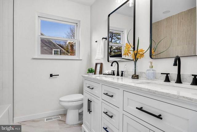 110 WILLIAM FEATHER DR, Voorhees, NJ 08043