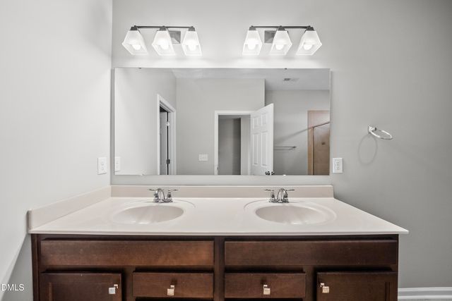 313 Great Northern Station, Apex, NC 27502