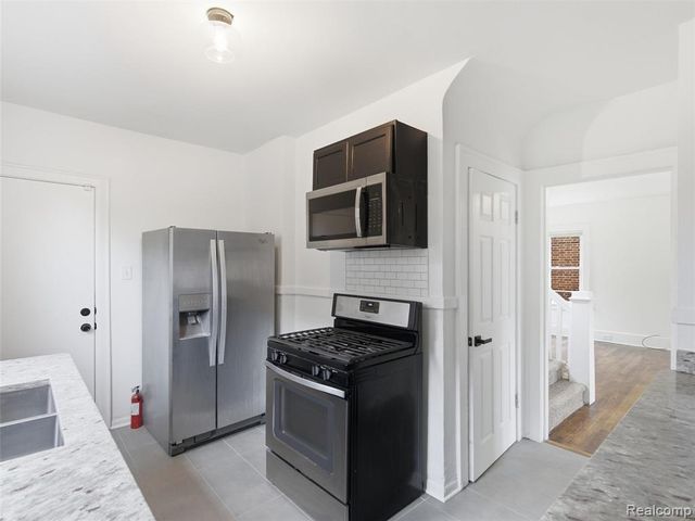 2064 Glynn Court, Detroit, MI 48206
