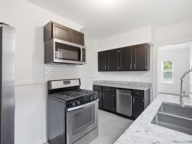 2064 Glynn Court, Detroit, MI 48206