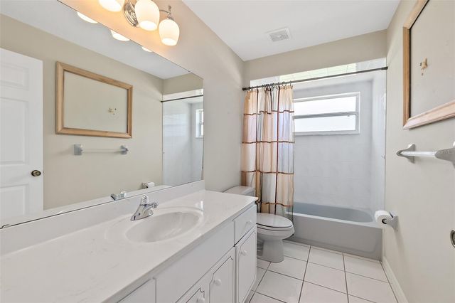 19 PORTIA LANE, Palm Coast, FL 32164