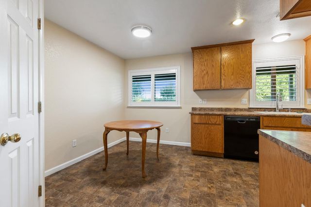 29533 E Chapman Way, Escalon, CA 95320