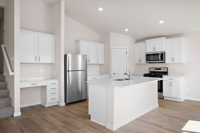 724 Spruce Street N, Cambridge, MN 55008