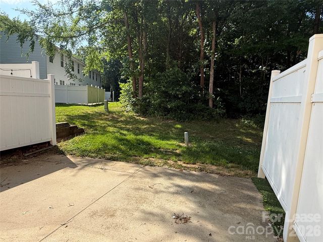 2152 Whispering Way, Charlotte, NC 28212