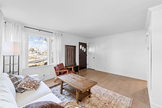 624 Morningside Dr, Salina, KS 67401