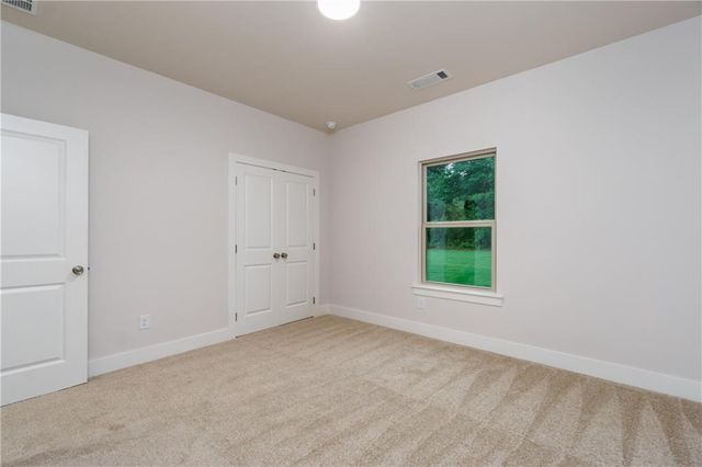 2963 Parkwood Road, Snellville, GA 30039