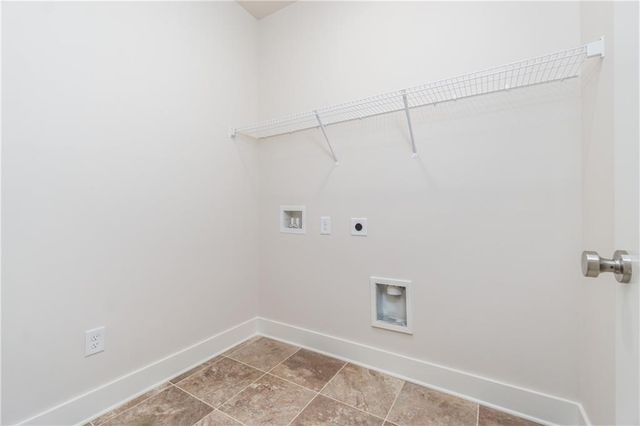 2963 Parkwood Road, Snellville, GA 30039