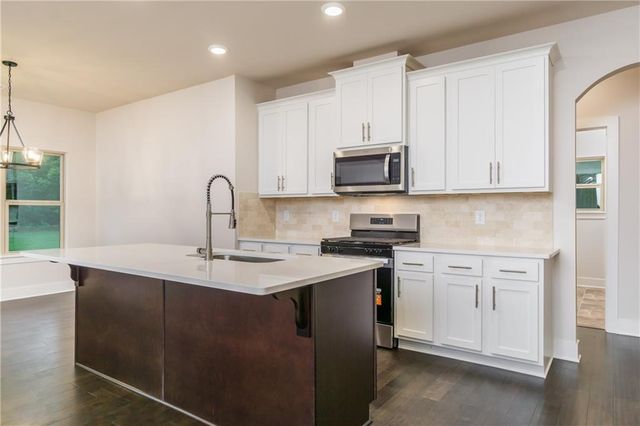 2963 Parkwood Road, Snellville, GA 30039