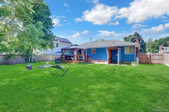 86 Parkview Drive, Shirley, NY 11967