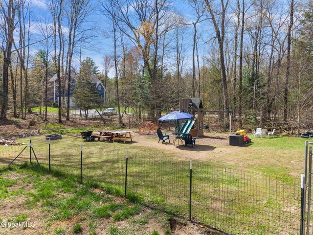 521 N Creek Road, Greenfield, NY 12833