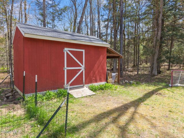 521 N Creek Road, Greenfield, NY 12833