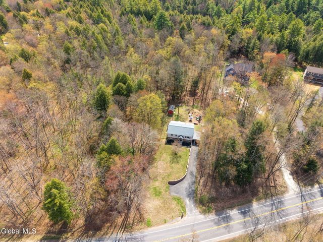 521 N Creek Road, Greenfield, NY 12833