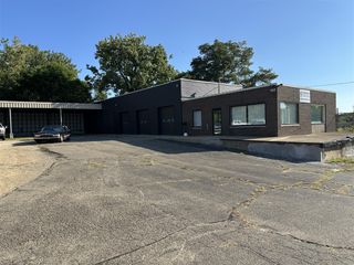 3307 E Kilgore Road, Kalamazoo, MI 49001