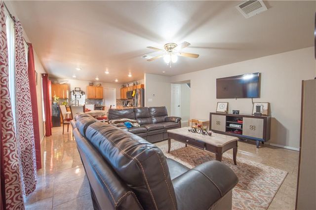 1218 Gazania DR, Pflugerville, TX 78660