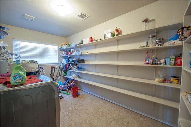 1218 Gazania DR, Pflugerville, TX 78660