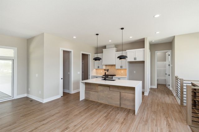 1247 Arbor Woods Drive, Pleasant Hill, IA 50327