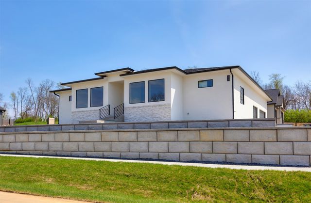 1247 Arbor Woods Drive, Pleasant Hill, IA 50327