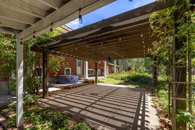 7608 S Welcome Rd, Medical Lake, WA 99022